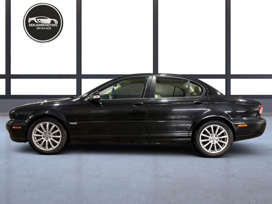 2010 Jaguar X-Type - image 8