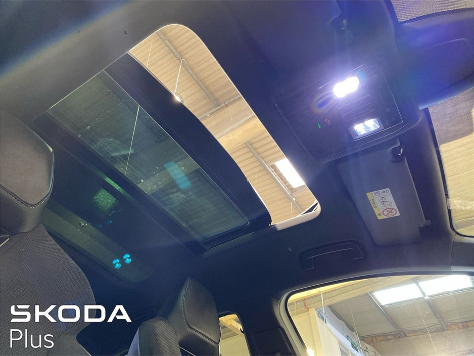 2022 Skoda Enyaq - image 18