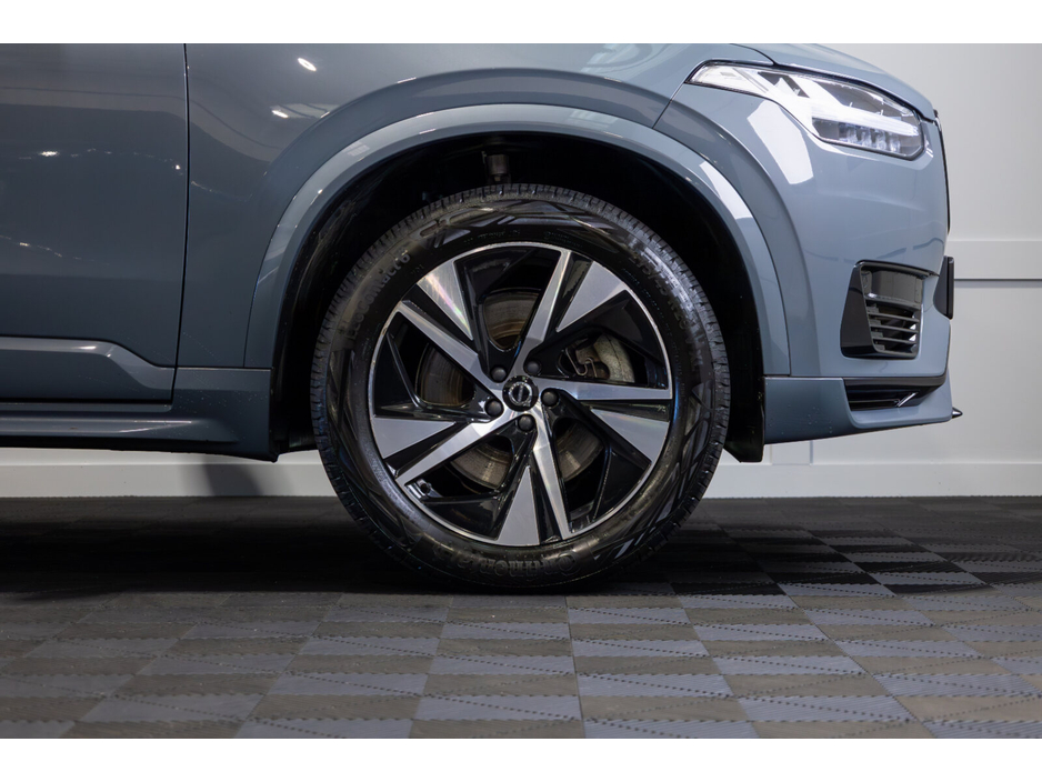 2022 Volvo XC90 PHEV T8 (390hp) R-Design AWD €59,950