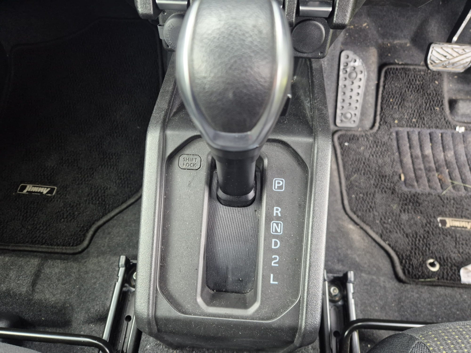 2023 Suzuki Jimny - image 2