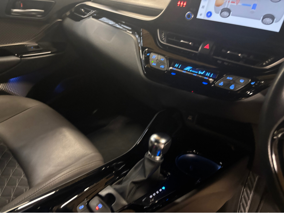 2023 Toyota C-HR HYBRID SOL 4DR AUTO €24,499