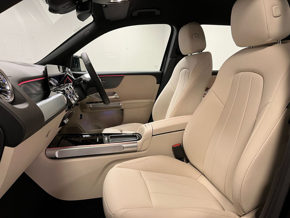 2025 Mercedes-Benz GLB - image 14