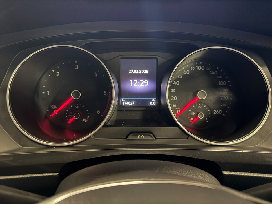 2017 Volkswagen Tiguan - image 22