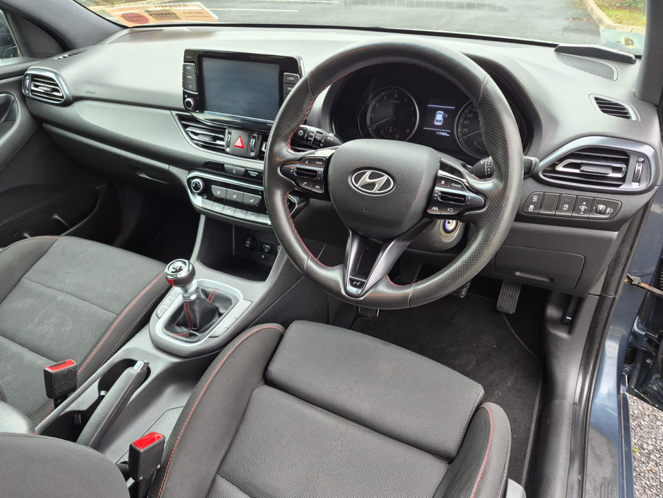 2022 Hyundai i30 - image 12