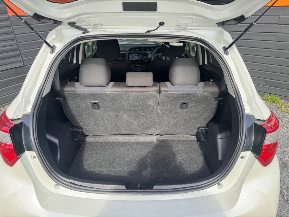 2018 Toyota Yaris - image 19