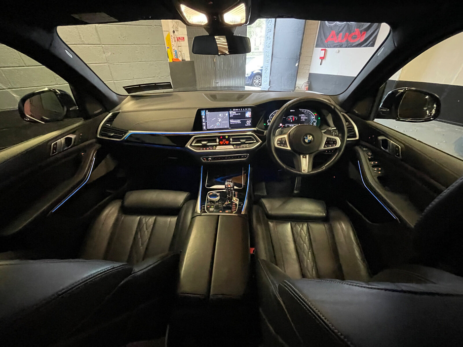 2022 BMW X5 xDrive45e M Sport €43,900