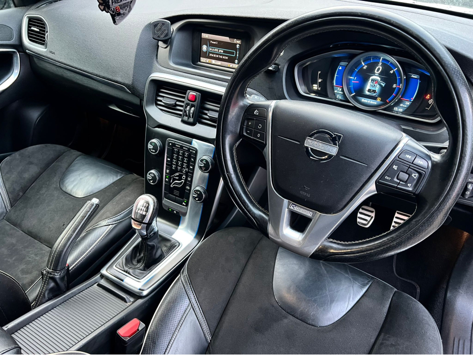 2013 Volvo V40 40 SERIES 2.0 D3 R-DESIGN NAV 150BHP 5DR
