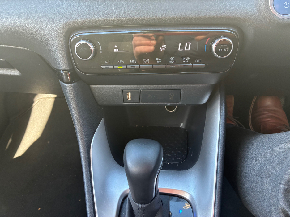 2023 Toyota Yaris - image 23