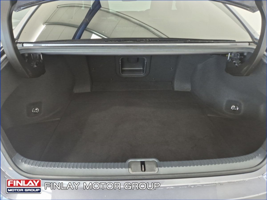 2019 Lexus ES 300 H - image 22