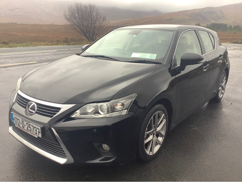 2017 Lexus CT 200 h - image 33