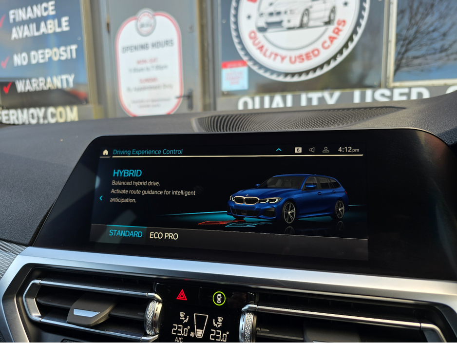 2022 BMW 3 Series - image 30