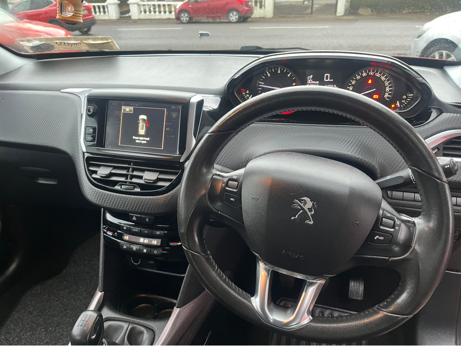 2016 Peugeot 2008 - image 7