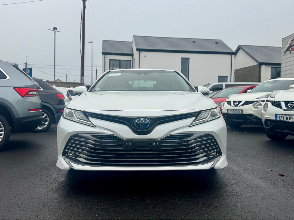 2019 Toyota Camry Hybrid – Pearl White, High Spec, JBL, Mint €20,750