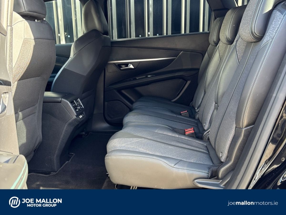 2024 Peugeot 5008 - image 10