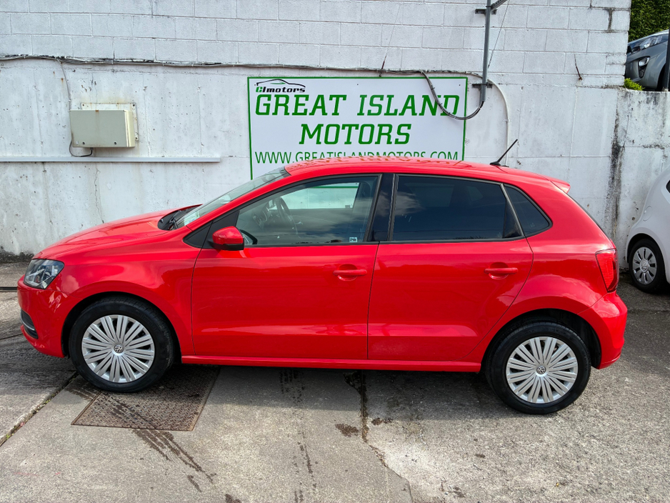 2014 Volkswagen Polo - image 2