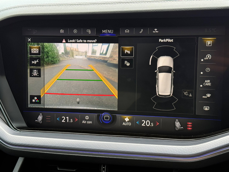 2019 Volkswagen Touareg - image 20