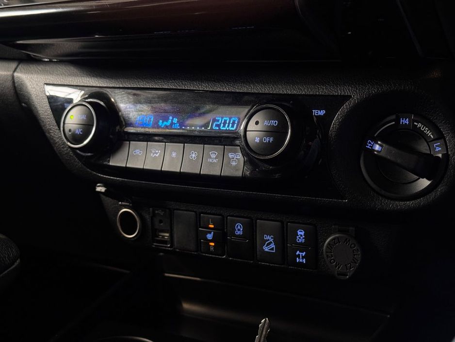 2023 Toyota Hilux - image 16