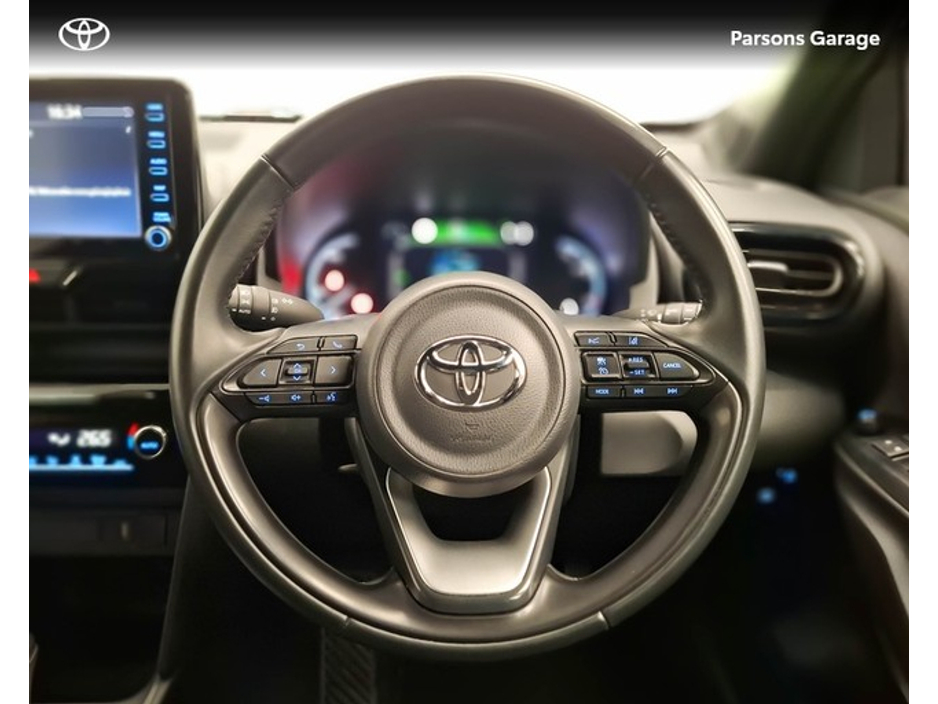 2024 Toyota Yaris Cross YARIS CROSS LUNA SPORT €30,995