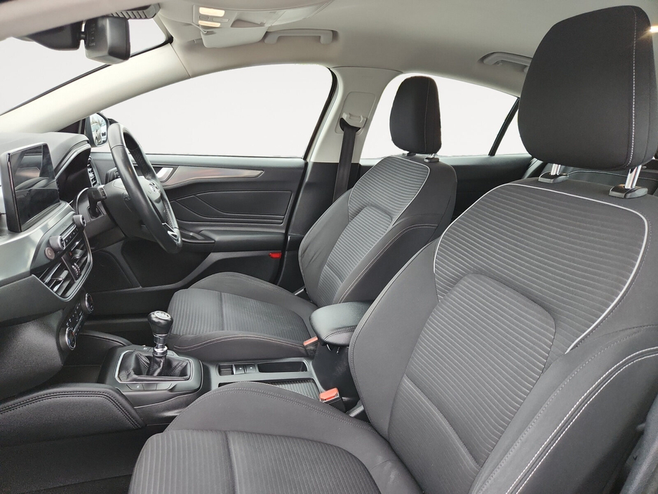 2019 Ford Focus - image 15