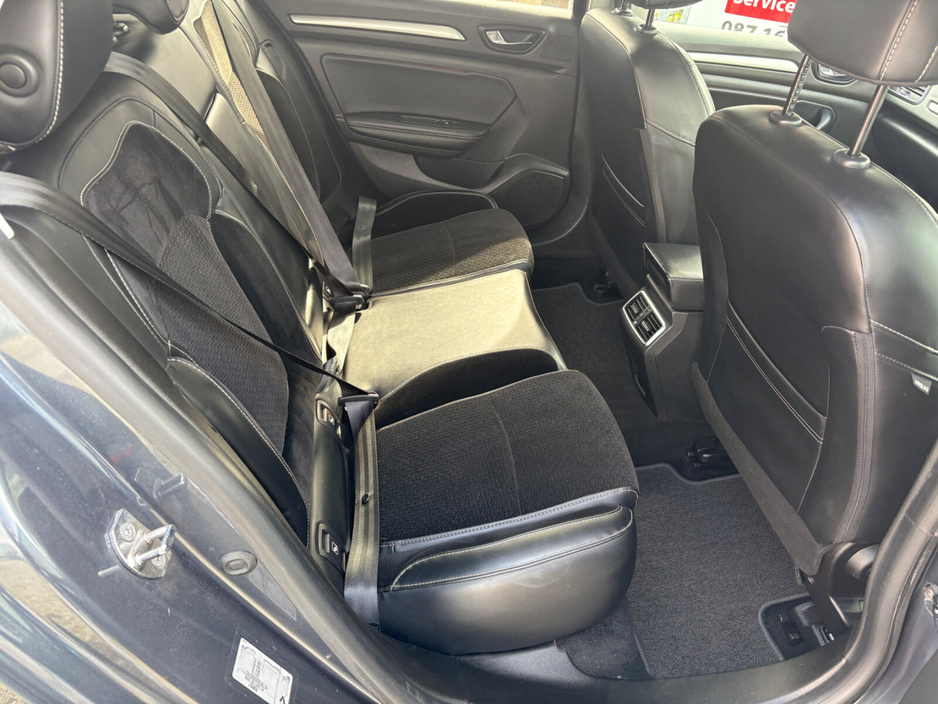 2018 Renault Megane - image 10