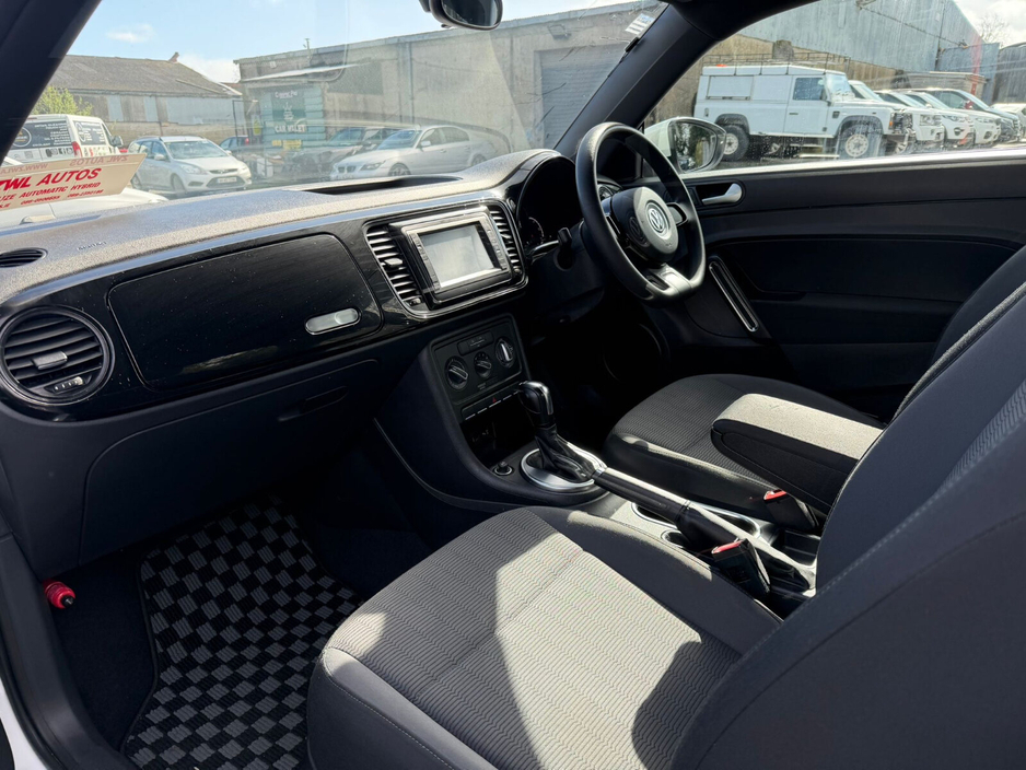 2016 Volkswagen Beetle - image 12