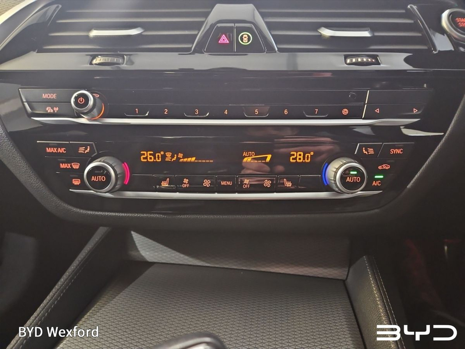 2019 BMW 5 Series - image 12