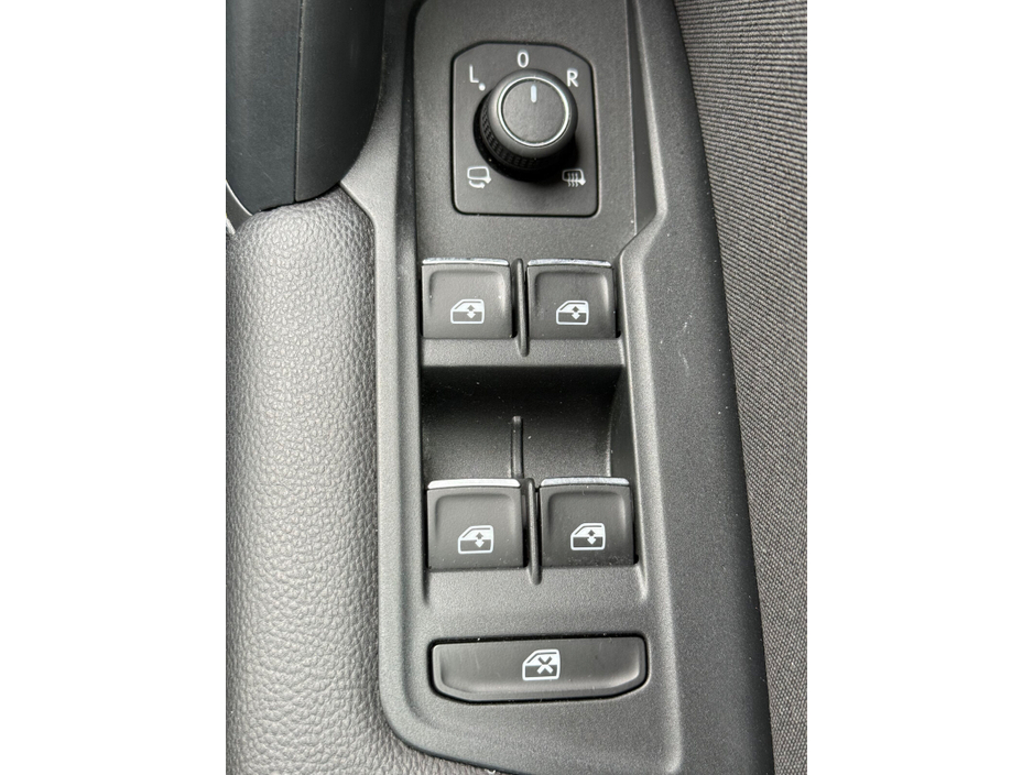 2019 Volkswagen Tiguan - image 26