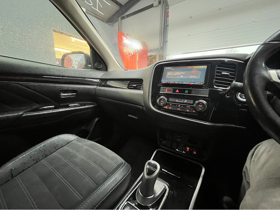 2018 Mitsubishi Outlander - image 17