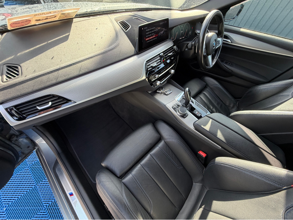 2018 BMW 5 Series - image 45