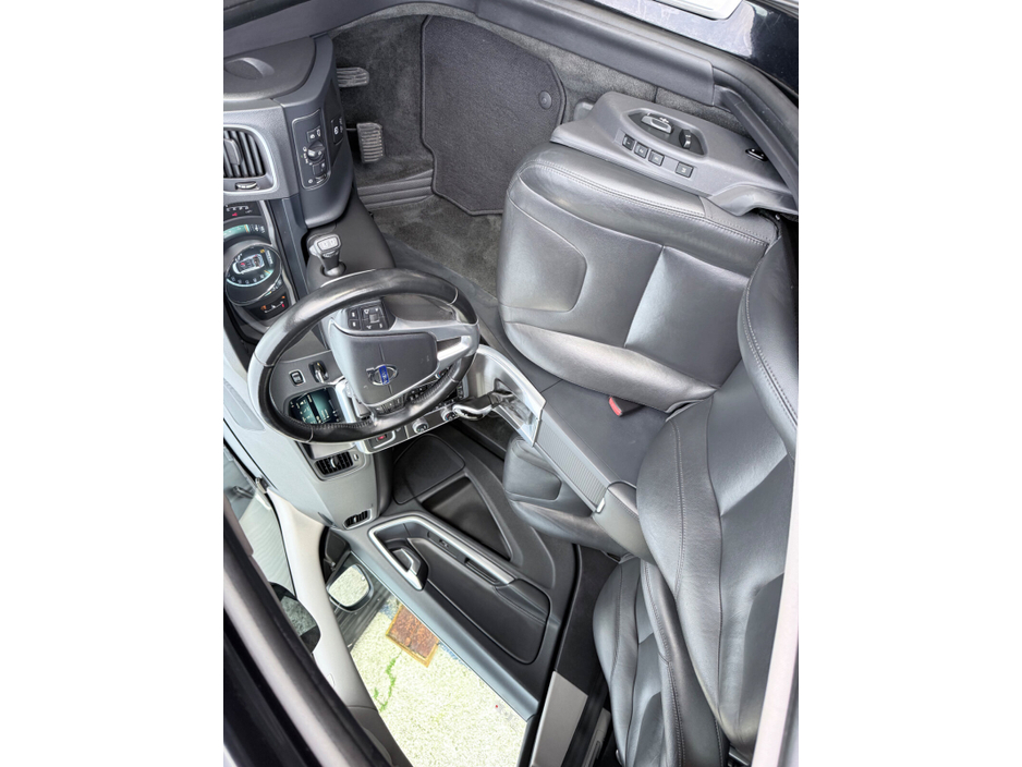 2015 Volvo V60 - image 13