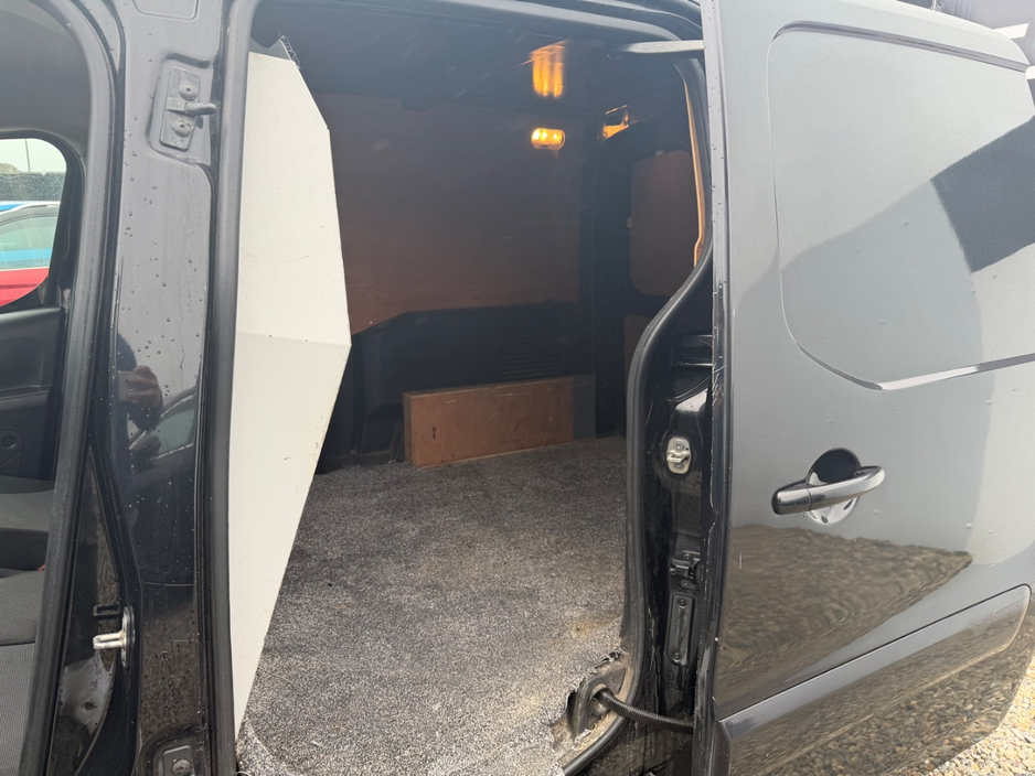 2018 Citroen Berlingo - image 15