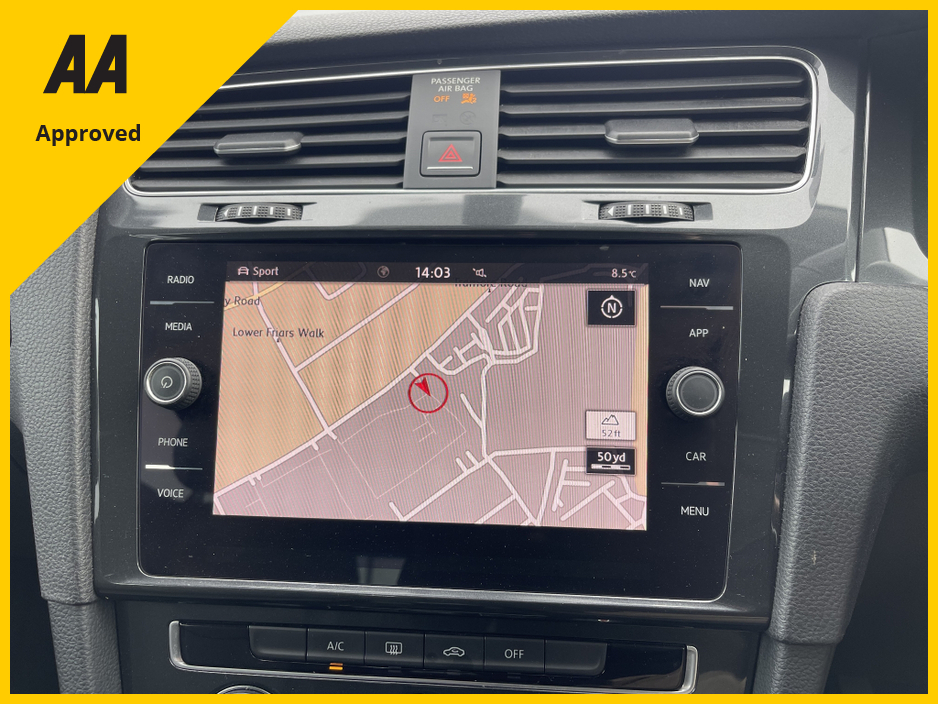 2018 Volkswagen Golf - image 2