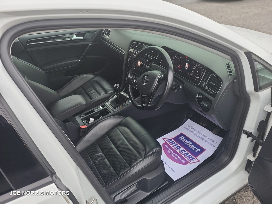 2020 Volkswagen Golf - image 23