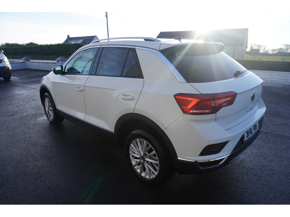 2021 Volkswagen T-Roc - image 7