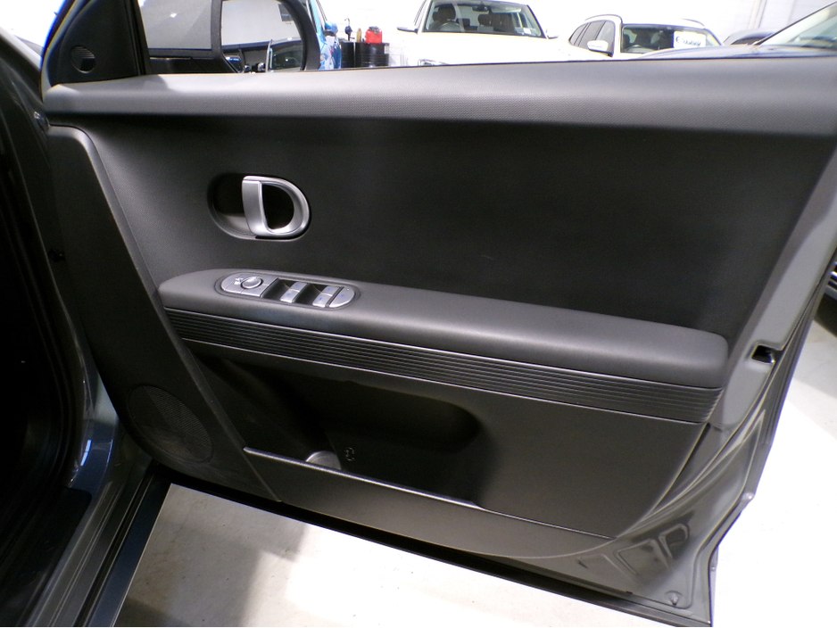 2023 Hyundai Ioniq 2023*ONLY 36,000 MILES*73KWH HYUNDAI IONIQ 5 PREMIUM EV*FULL HYUNDAI SERVICE HISTORY*FULL BATTERY HEALTH CERTIFICATE*PREMIUM PACK*2 CHARGER*1 OWNER*FANTASTIC CONDITION SPEC Bluetooth,Apple car-play,Ce €29,900