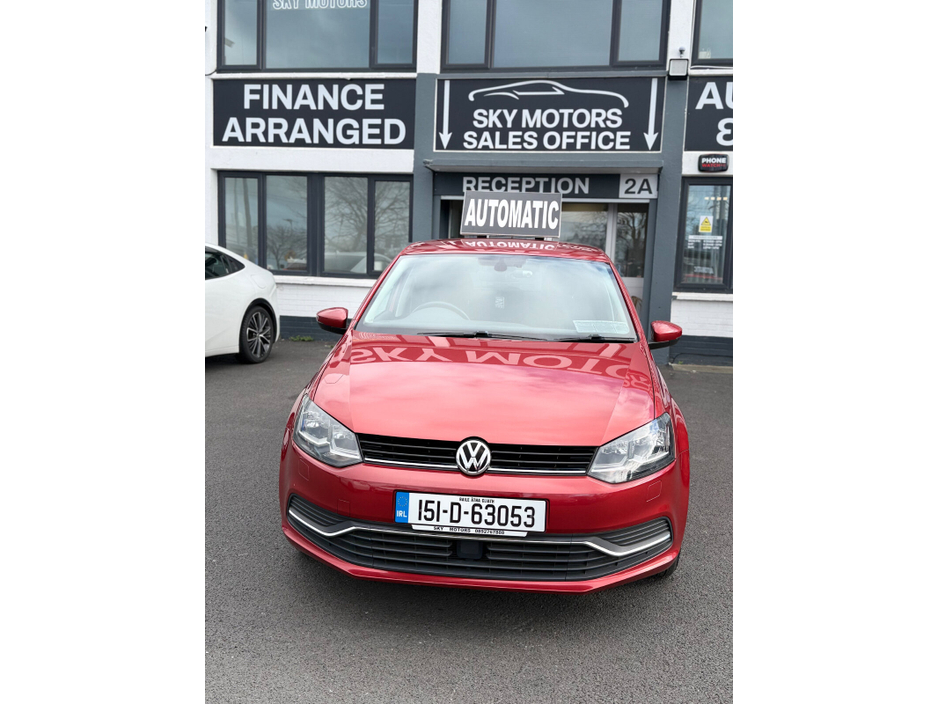 2015 Volkswagen Polo - image 3