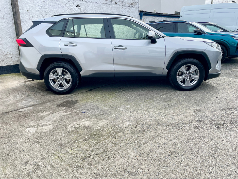 2024 Toyota Rav4 - image 4