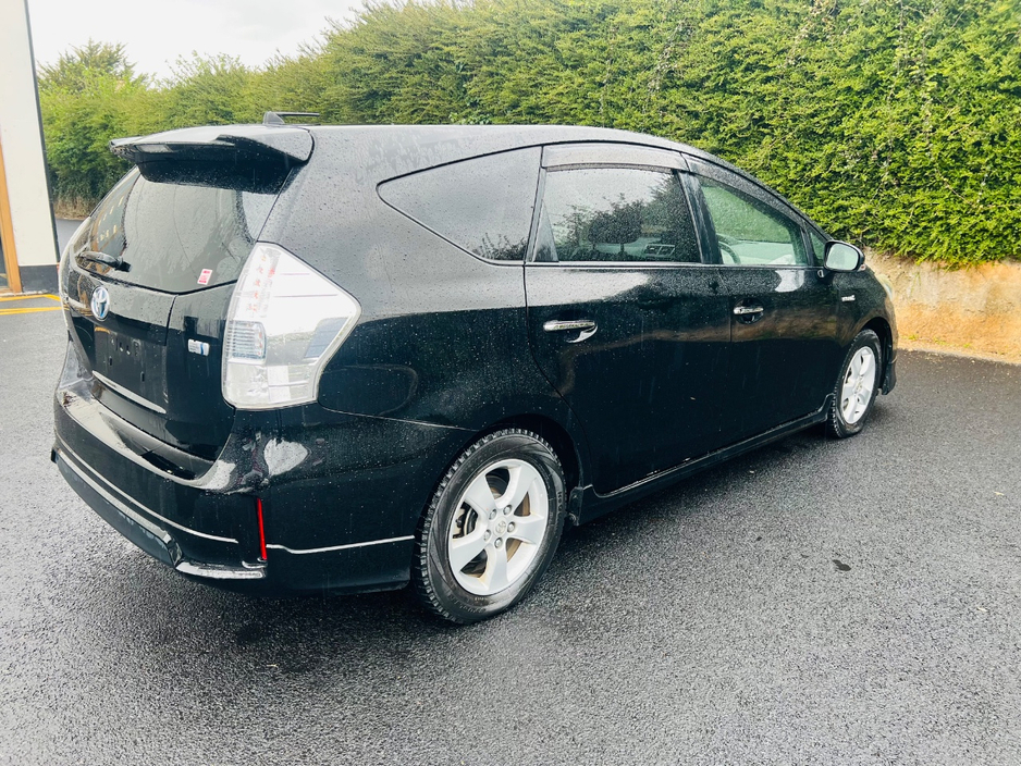 2014 Toyota Prius+ - image 13