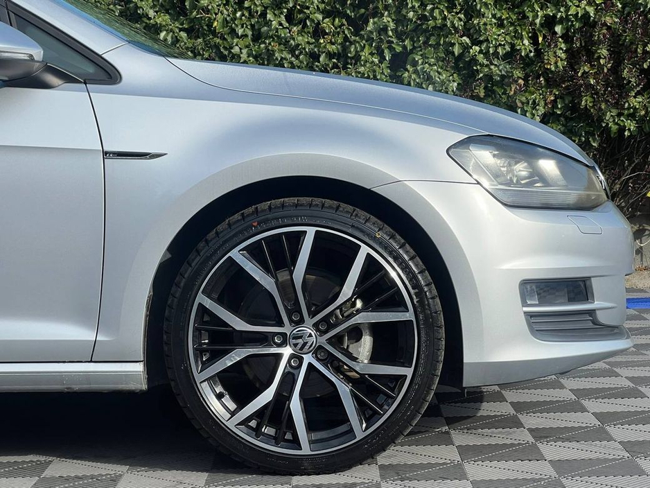 2014 Volkswagen Golf - image 9