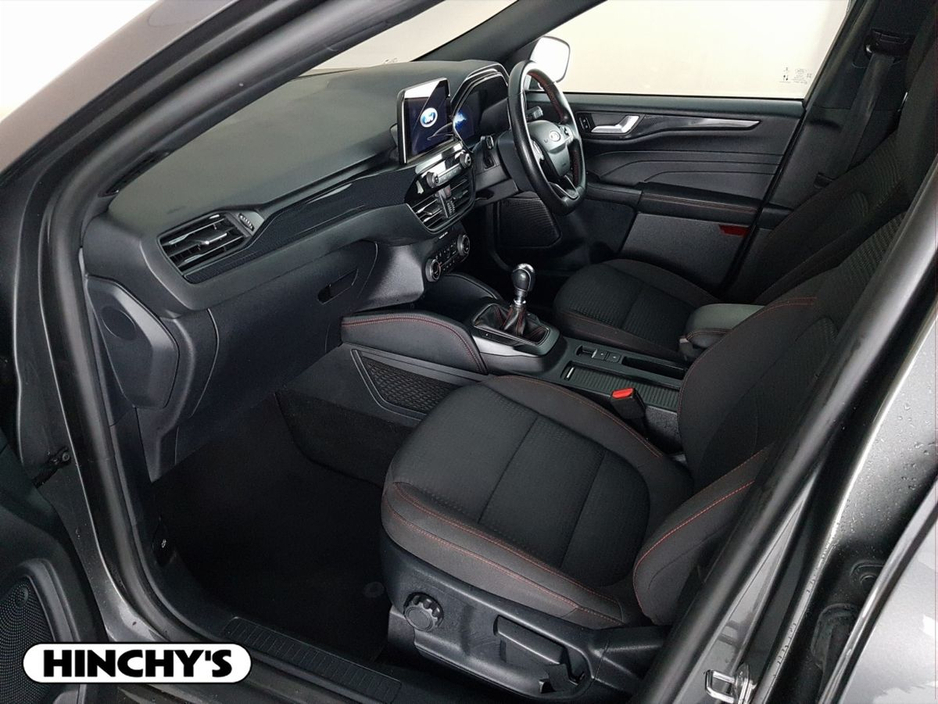 2022 Ford Kuga - image 4