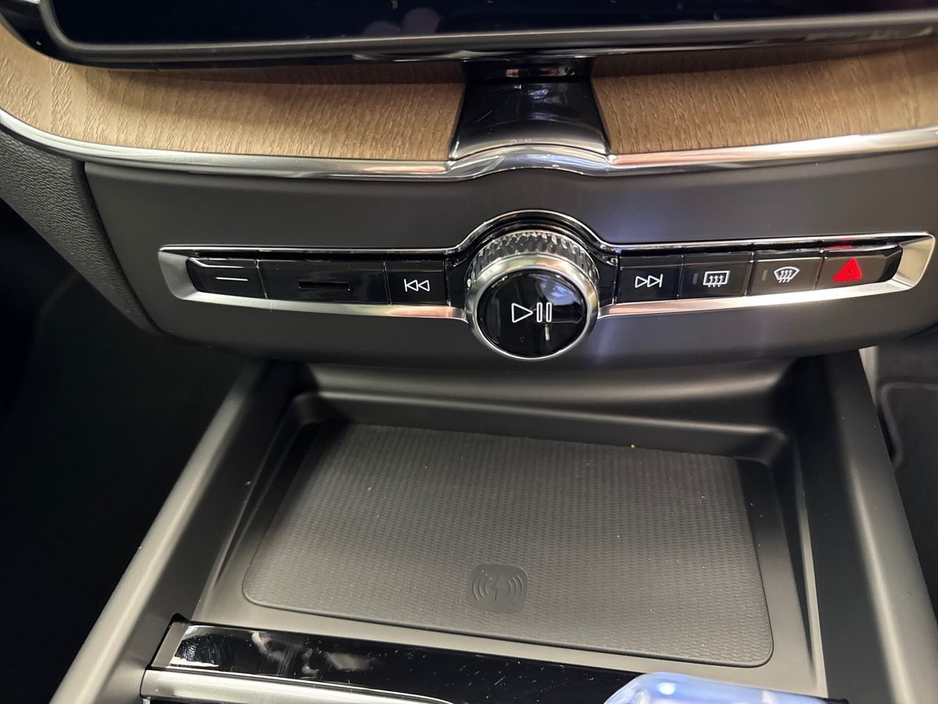 2026 Volvo XC60 T6 PLUS DARK *IN STOCK* €175 PER WEEK ON PCP €77,844