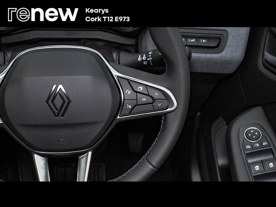 2025 Renault Clio - image 17