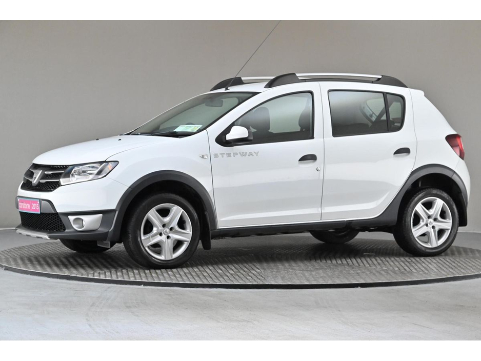 2015 Dacia Sandero Stepway - image 4