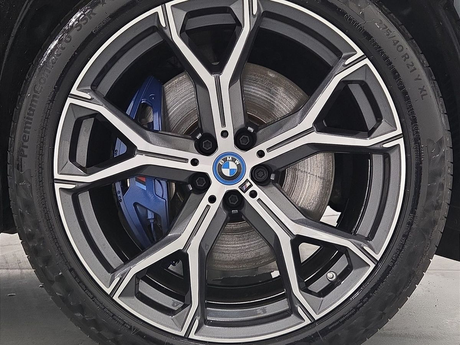 2024 BMW X5 - image 14