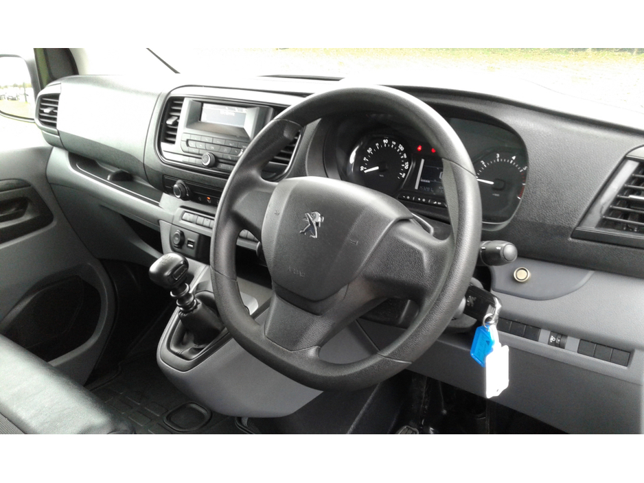 2022 Peugeot Expert - image 8