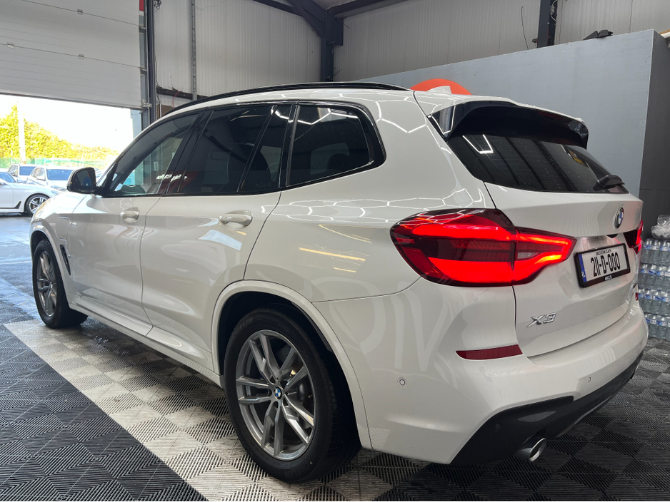 2021 BMW X3 2021 BMW X3 XDRIVE 30E M-SPORT EDITION JOY 2.0 AUTOMATIC / CRUISE CONTROL / 360° PARKING CAMERA / ELECTRIC MEMORY & HEATED SEATS / APPLE CARPLAY / PADDLE SHIFTERS / HEATED REAR SEATS