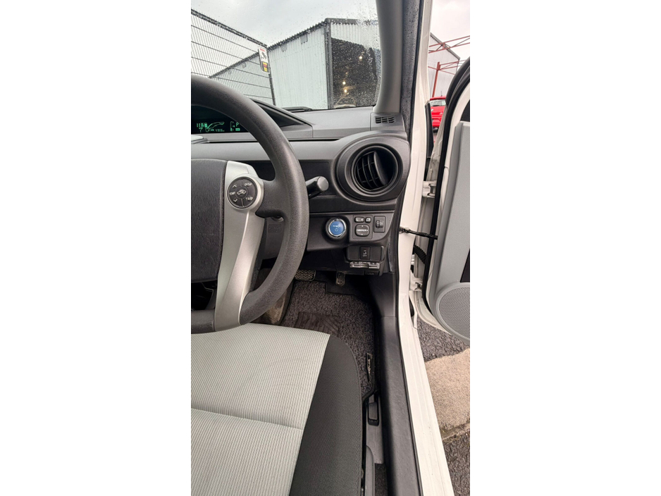 2012 Toyota Aqua  €8,000