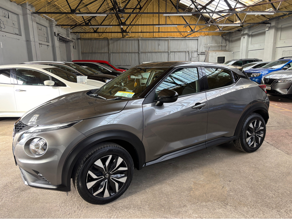 2021 Nissan Juke - image 2