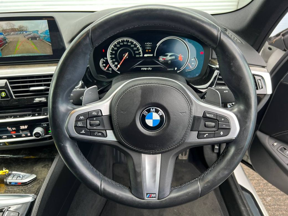2018 BMW 5 Series - image 6