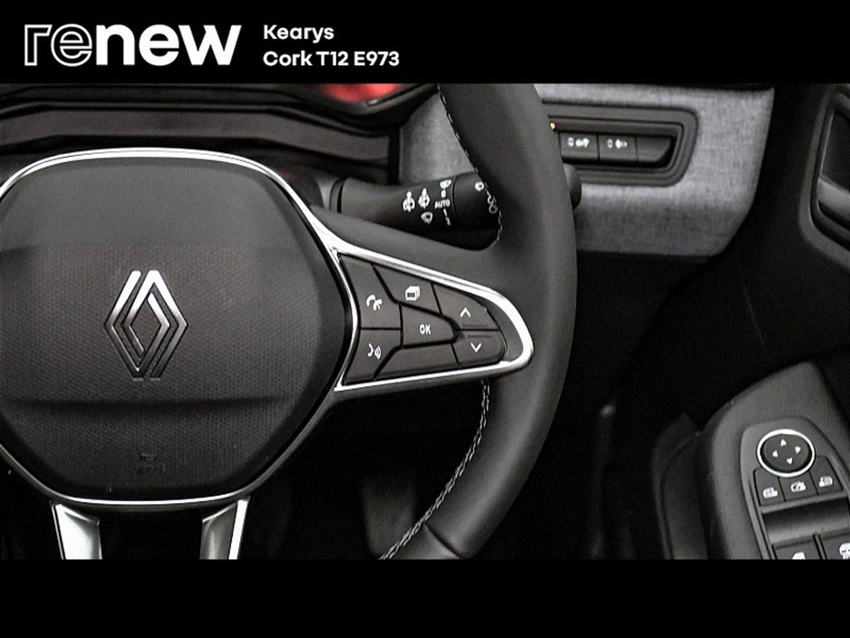 2025 Renault Clio - image 18